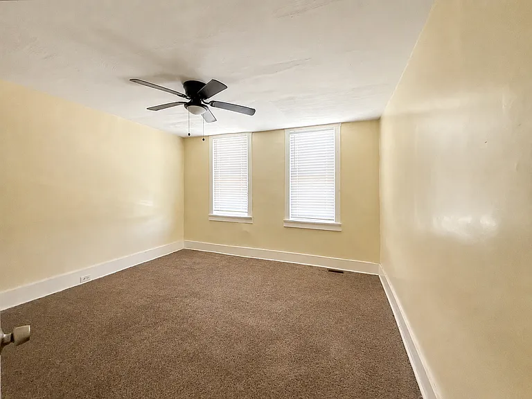 1617 N Warwick Ave — Photo 14