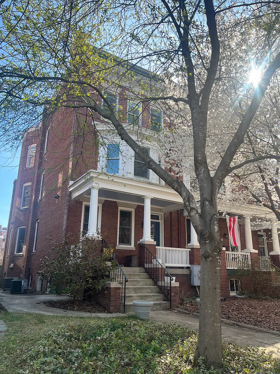 Building Photo - 1740 Park Rd NW