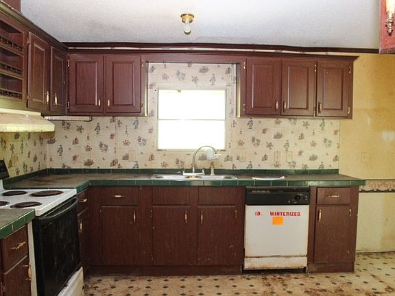 3rd image of 29 Dogwood Dr