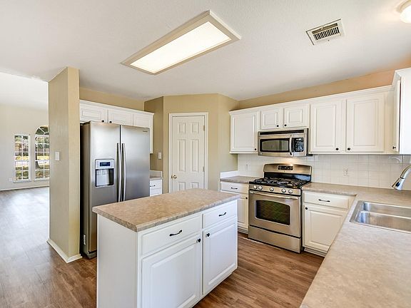 3rd image of 14440 Lilley Brook Cv