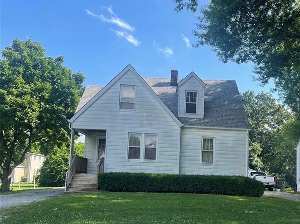706 N 28th St, Belleville, IL 62226