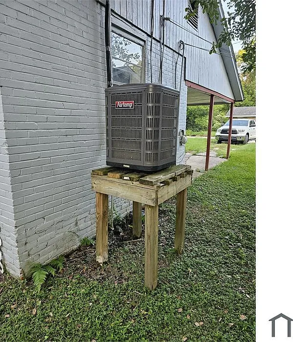 3 bed, 1008 sqft, $1,100 — Photo 4