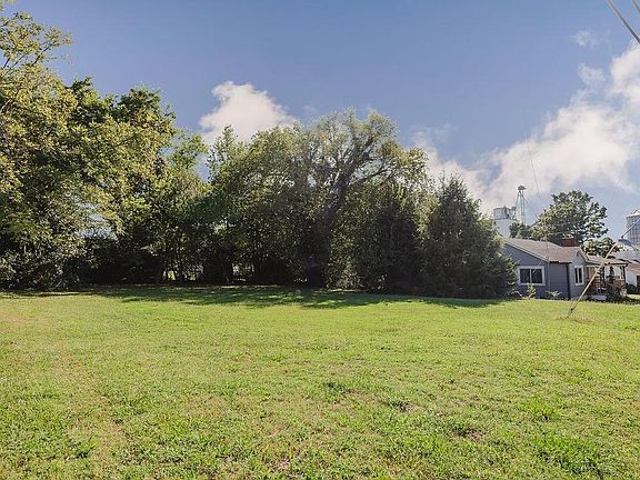 2nd image of 400 Cemetery St