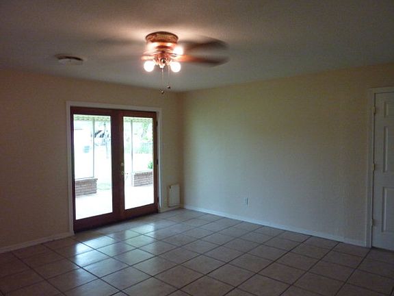 2nd image of 410 E Bowie Ave