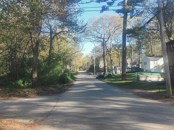 3rd image of 71 Annawon Dr