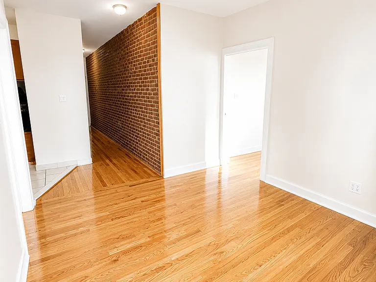 122 La Salle St #6 — Photo 5