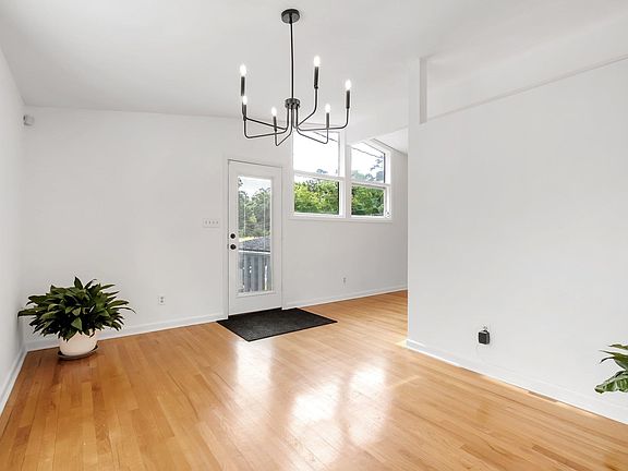 5th image of 1716 Kathryn Dr