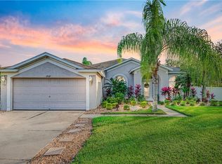 1939 Samantha Ln, Valrico, FL 33594