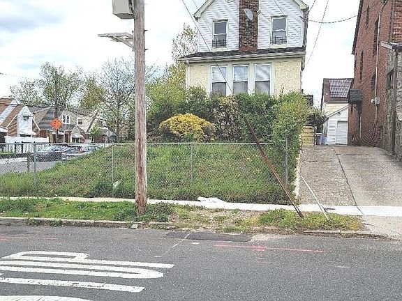 3rd image of 100-01 205th St