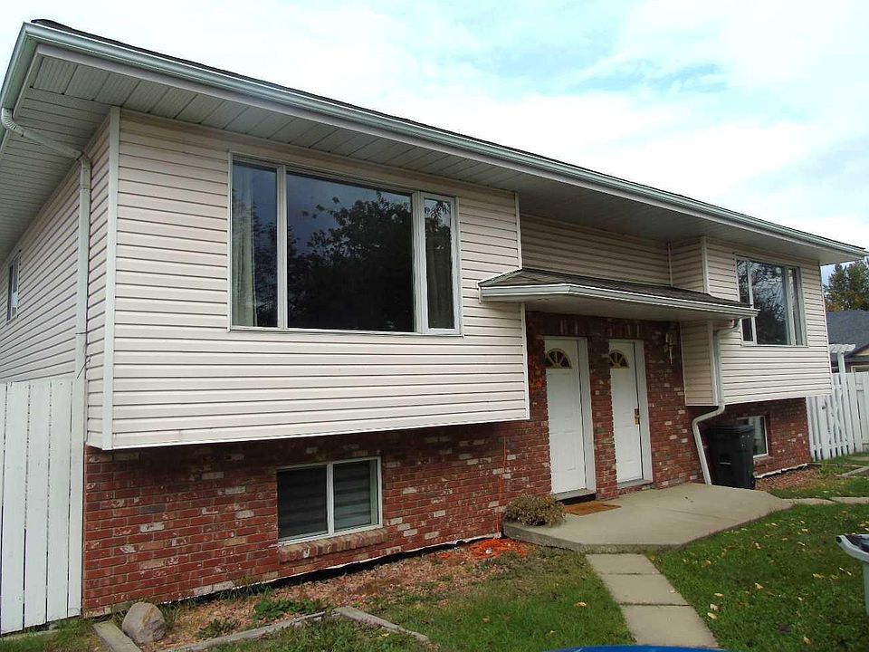 1st image of 200 7th St NE #202