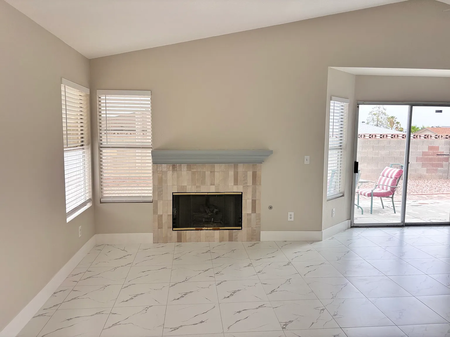 3 bed, 1322 sqft, $2,000 — Photo 3