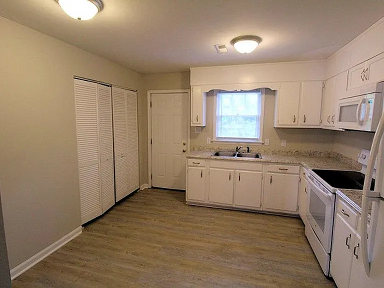 106 Foxberry Cir #B — Photo 4