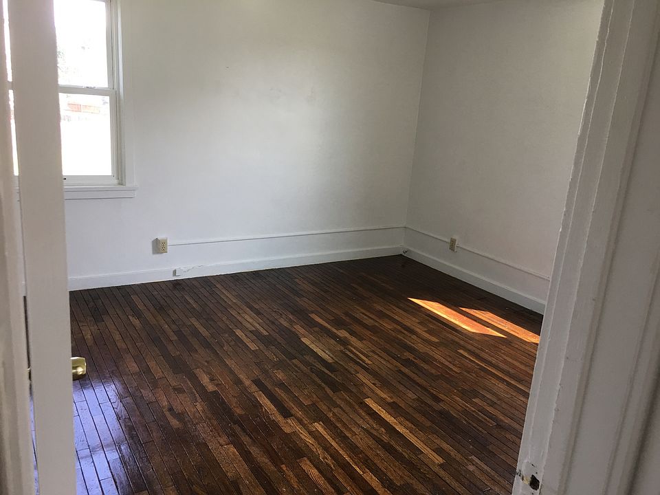 1st image of 51 Lardner Ct