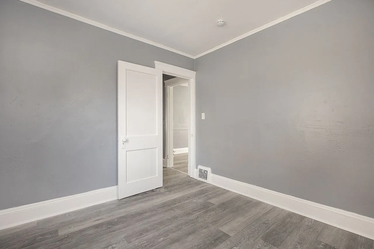 2 bed, 900 sqft, $950 — Photo 2