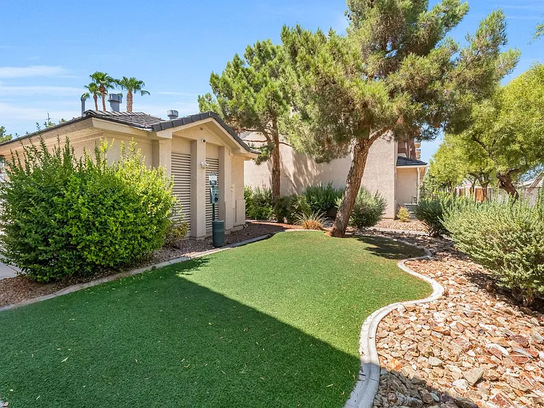 1310 Dusty Creek St — Photo 20