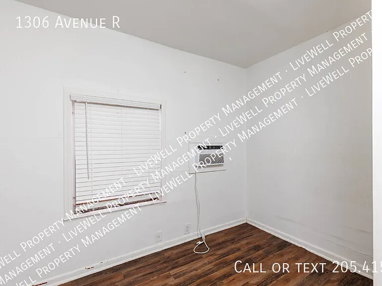 1306 Avenue R — Photo 11