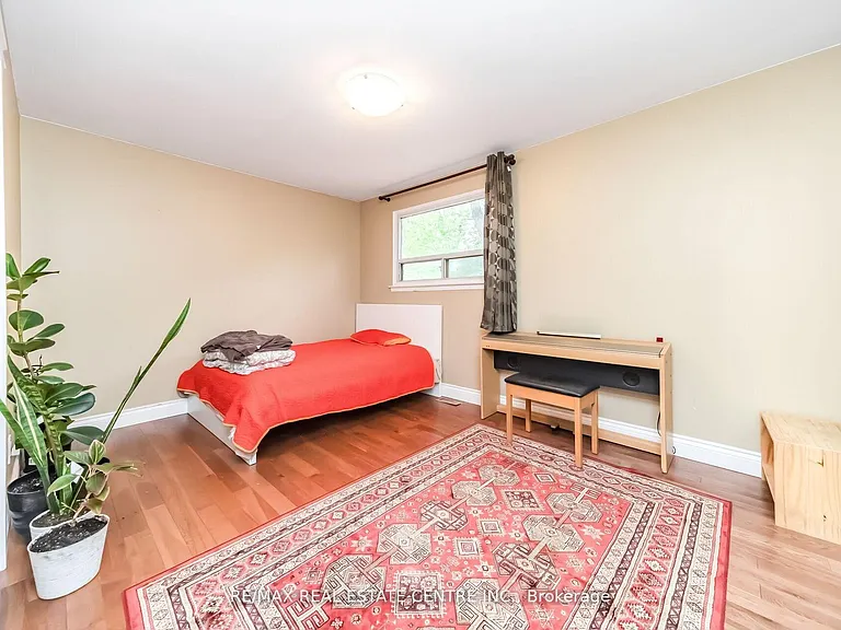 126 Culham St — Photo 12