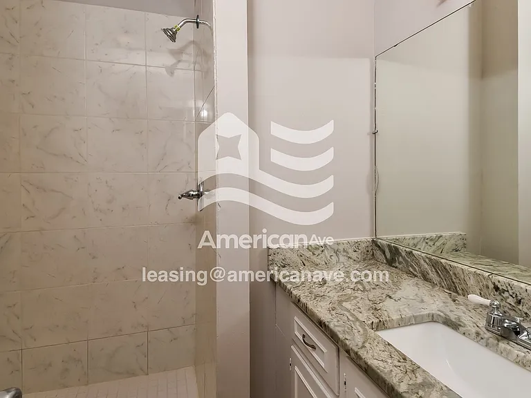 6915_007_wm_-_main_bathroom_13246673.jpg