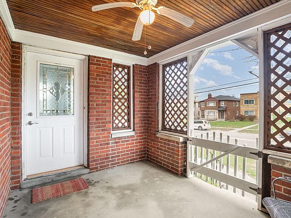 5th image of 2331 Losantiville Ave
