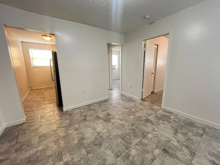 1801 NW 2nd Ct #204 — Photo 1