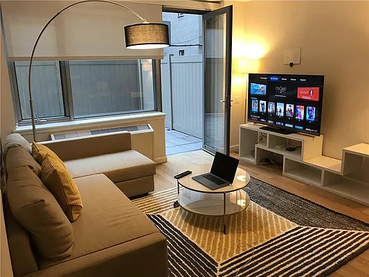 Rented by R New York | media 22