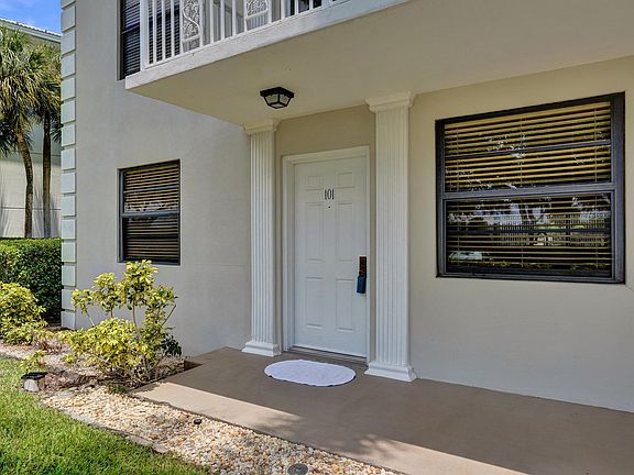 3rd image of 6037 Balboa Circle #101