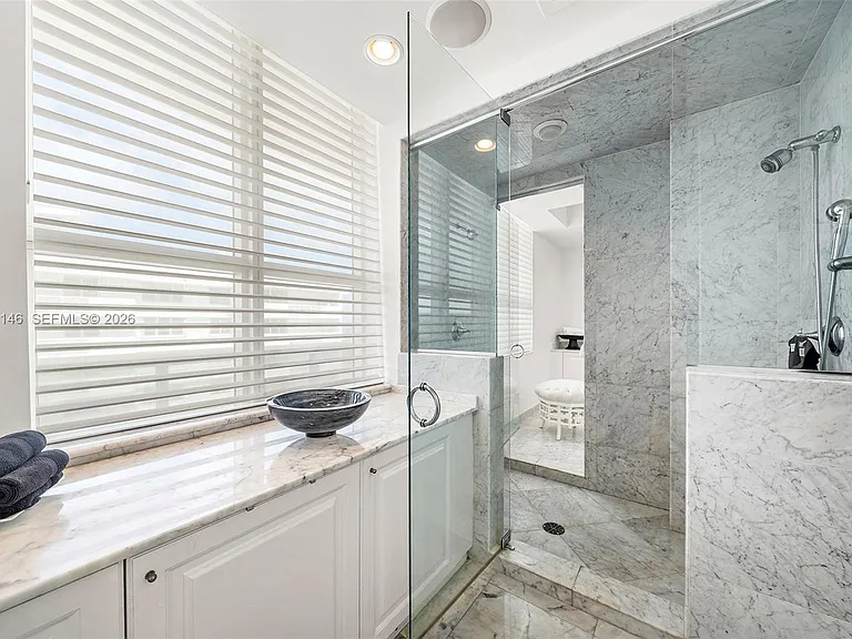5801 Collins Ave #Penthouse 1600 — Photo 40