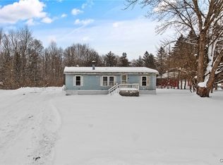 564 County Line Rd, Phoenix, NY 13135