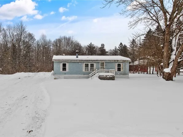 564 County Line Rd, Phoenix, NY 13135