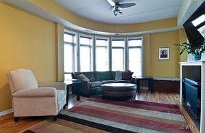3rd image of 657 W Fulton St Unit 408