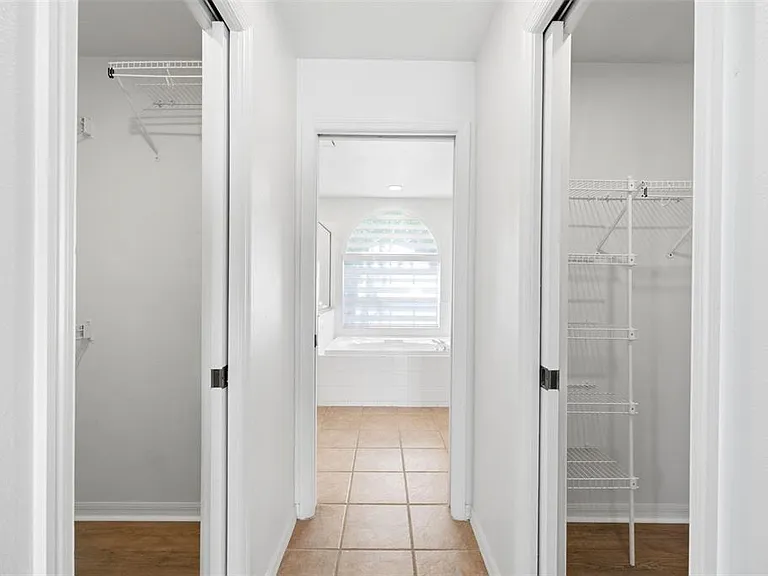 2210 Towering Oaks Cir — Photo 21