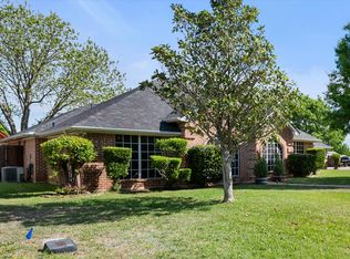 2800 Coventry Rd, Crowley, TX 76036