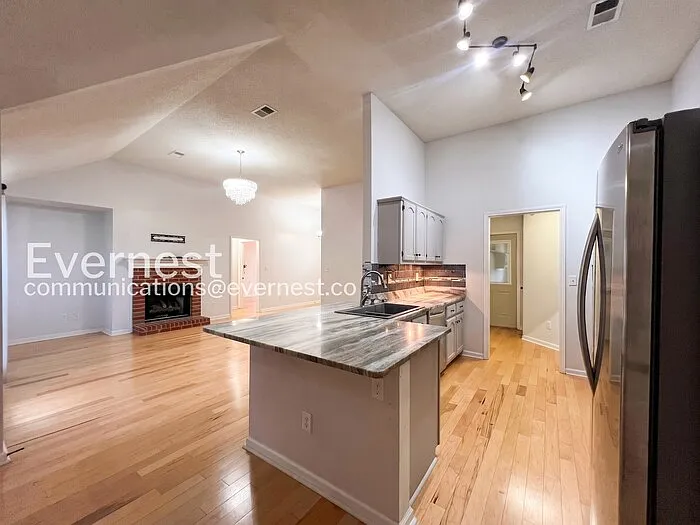 11648 Leewood Dr — Photo 6