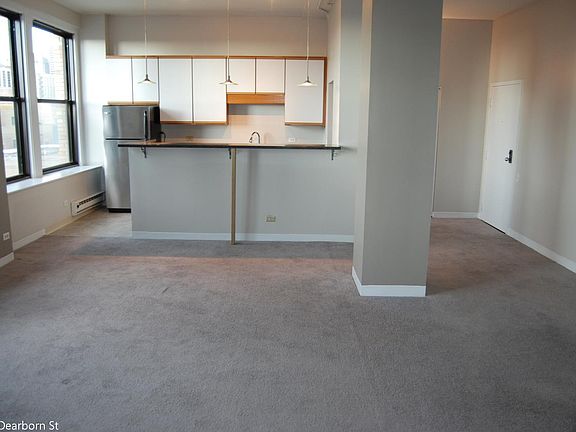 3rd image of 600 S Dearborn St #113