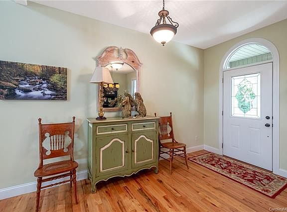 5th image of 77 Salola Ln
