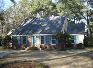 100 Tanglewood Dr, Greenville, NC 27858