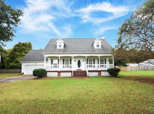201 Azalea Dr, Smithfield, VA 23430