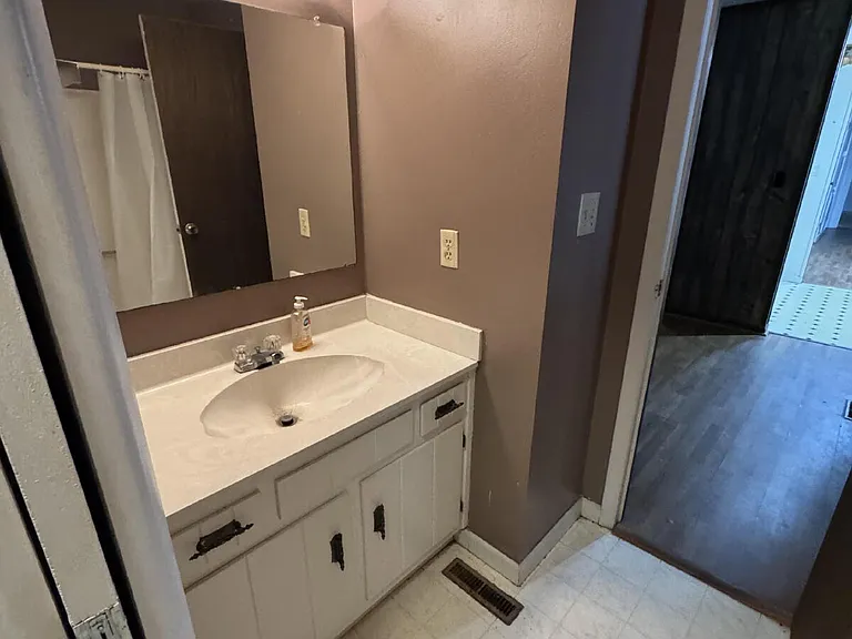 190 Croft Ave — Photo 13