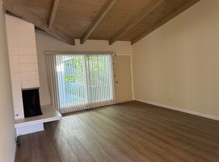 812 Sunset Dr #4, Pacific Grove, CA 93950