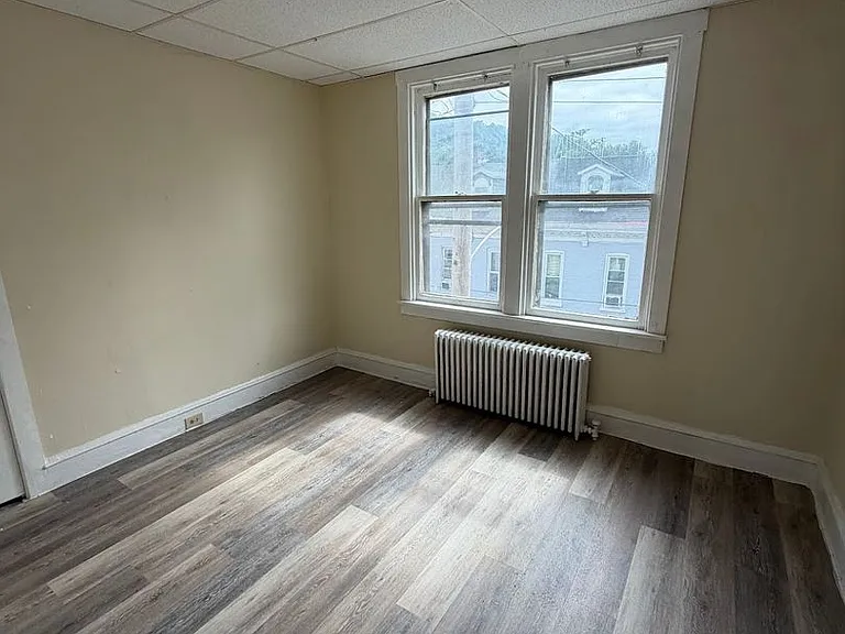 232 Wunder St — Photo 15