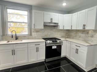 156 Wegman Pkwy #3, Jersey City, NJ 07305