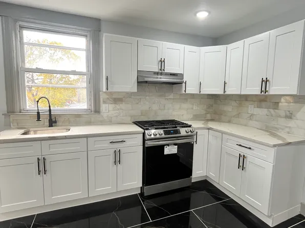 156 Wegman Pkwy, Jersey City, NJ