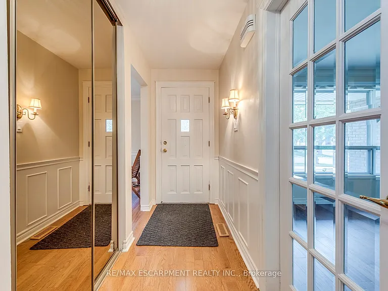 1236 Grange Rd — Photo 4