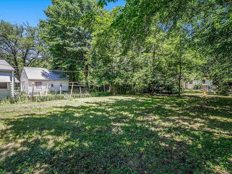 742 S Dellrose Ave — Photo 12