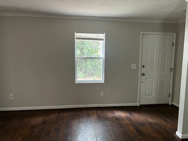 692 Pilgrim Ford Ct — Photo 2