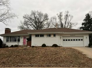 917 Lawndale Ave, Lacon, IL 61540