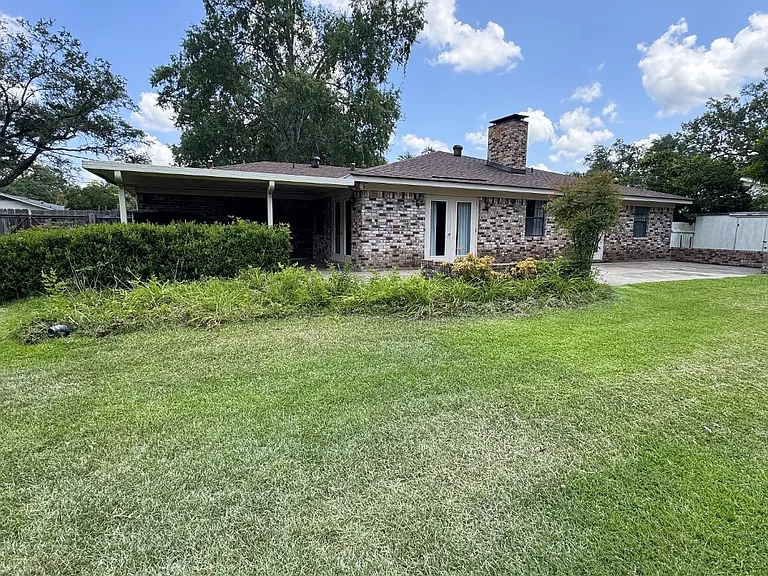 102 River Oaks Dr — Photo 4