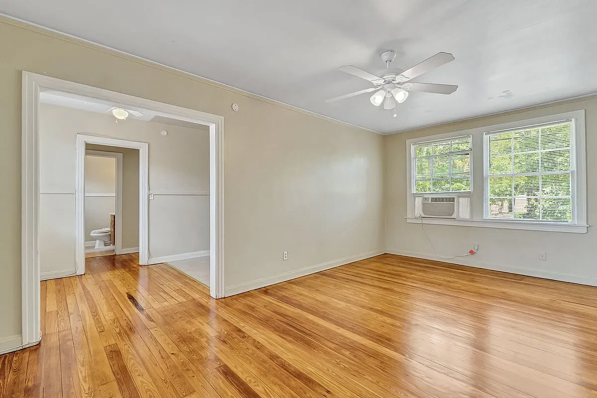 1263 McDuff Ave S — Photo 3