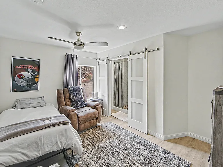 2402 Desert Willow Dr — Photo 13
