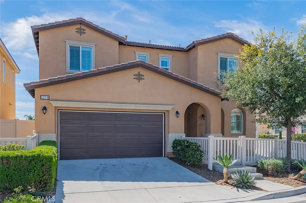 Building Photo - 5219 Azul Dr